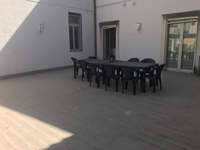 Suite Con Terrazza In Centro Storico 卡塔尼亚 外观 照片