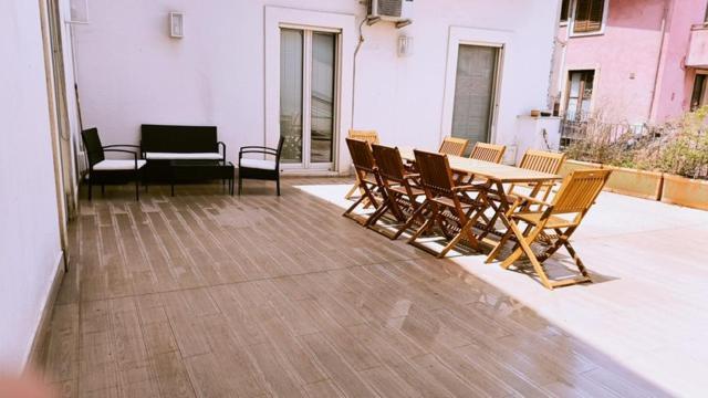 Suite Con Terrazza In Centro Storico 卡塔尼亚 外观 照片