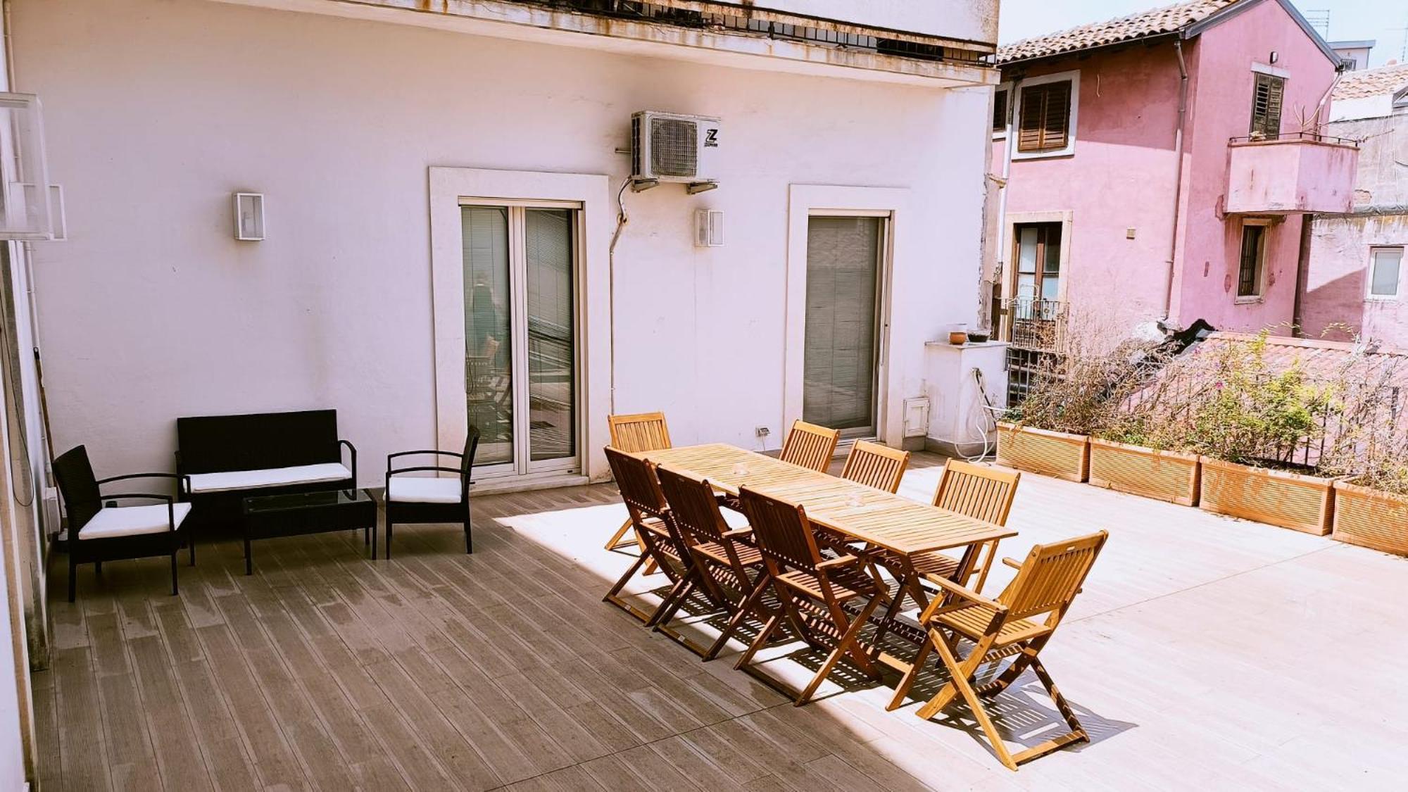 Suite Con Terrazza In Centro Storico 卡塔尼亚 外观 照片