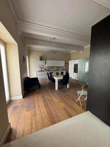 Suite Con Terrazza In Centro Storico 卡塔尼亚 外观 照片