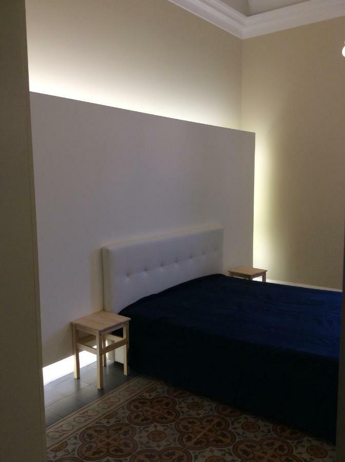 Suite Con Terrazza In Centro Storico 卡塔尼亚 外观 照片