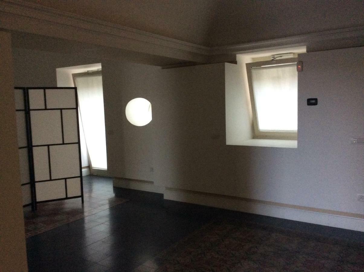 Suite Con Terrazza In Centro Storico 卡塔尼亚 外观 照片