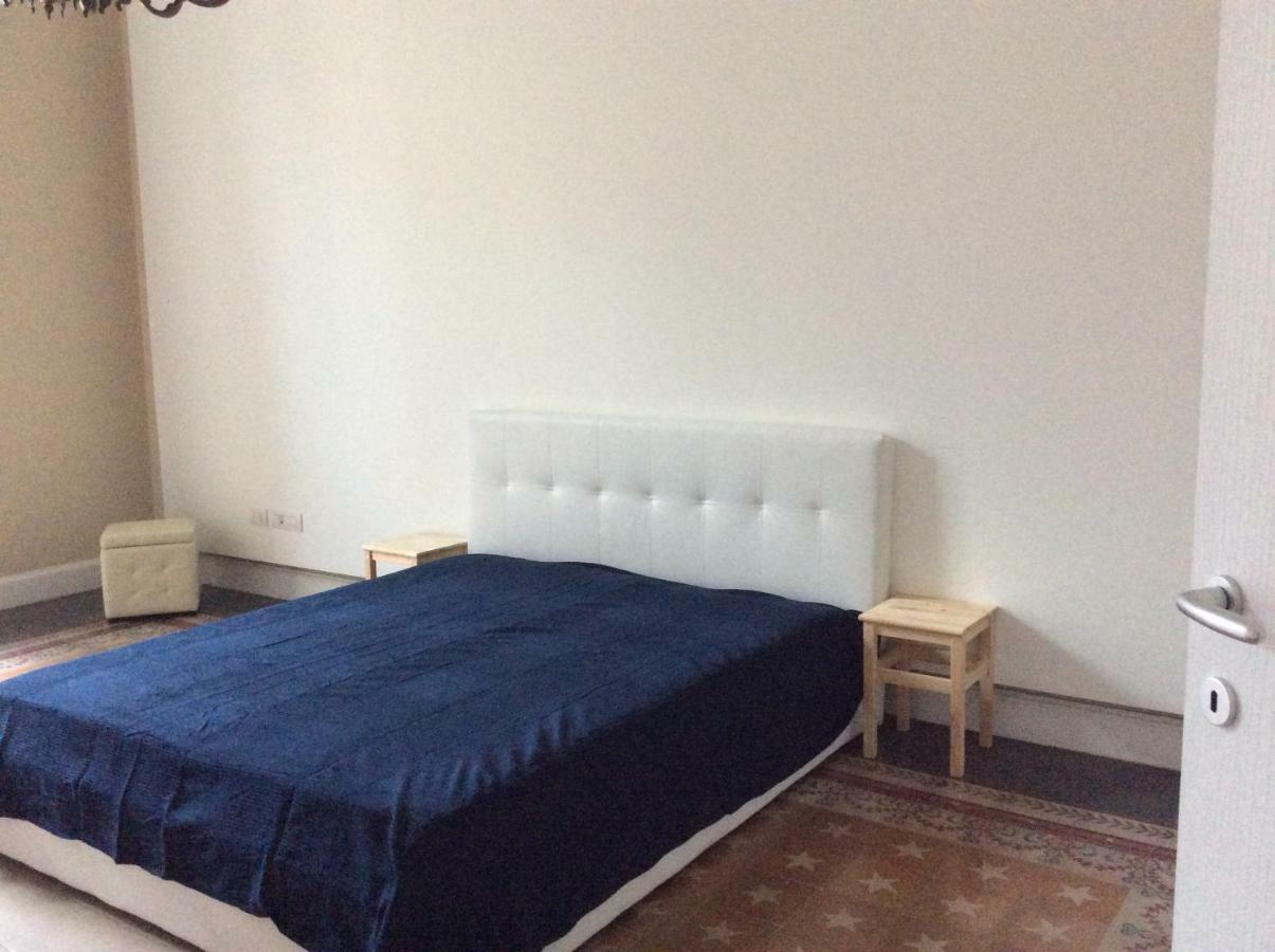 Suite Con Terrazza In Centro Storico 卡塔尼亚 外观 照片